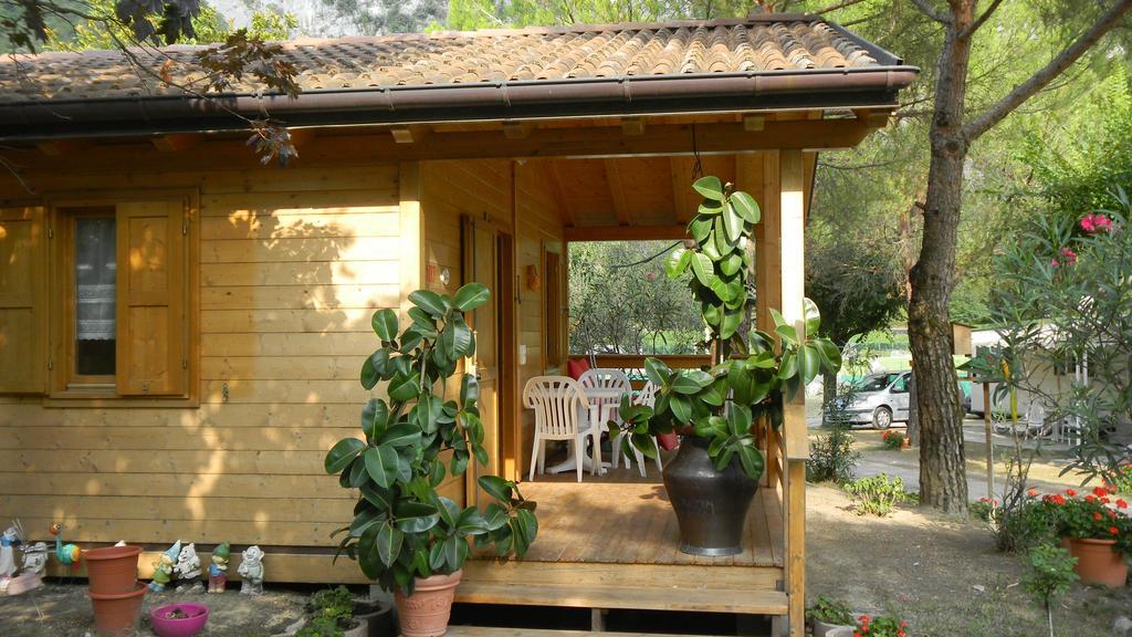 Camping Daino Hotell Pietramurata Exteriör bild